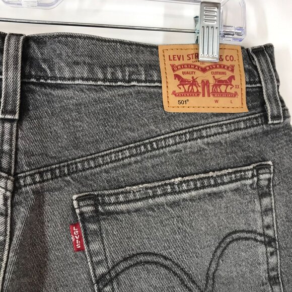 LEVI'S - WOMEN'S 31 - BLACK GRAY 501 BUTTON FLY CUTOFF JEAN SHORTS - Picture 4 of 6